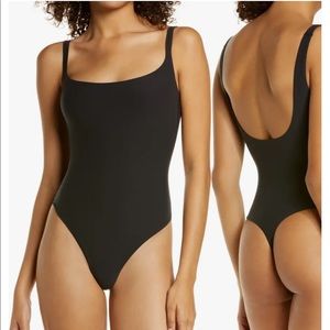 SKIMS SQUARE NECK BODYSUIT XS